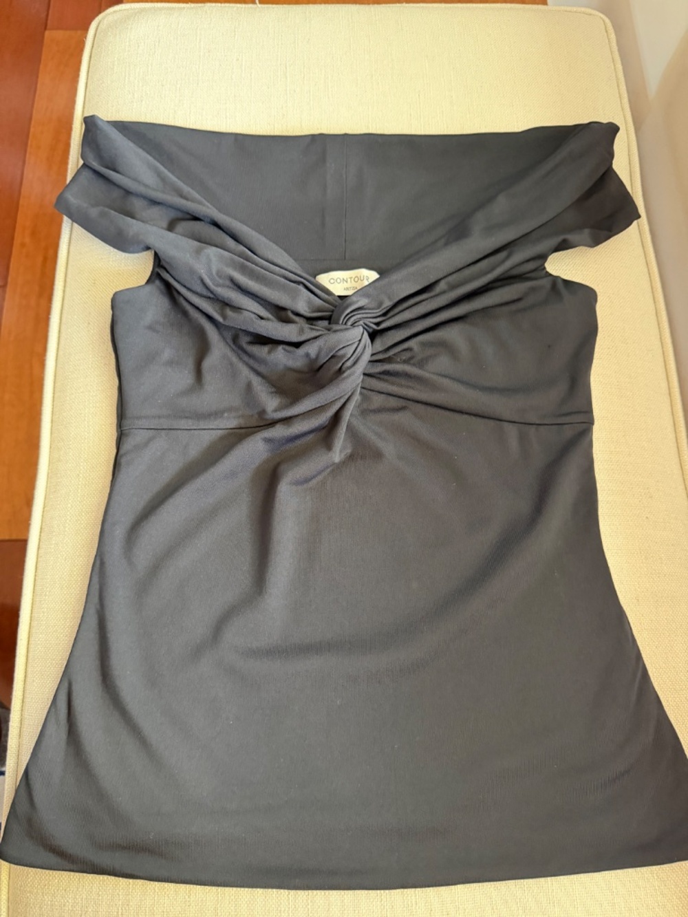 Aritzia Contour Twist Off-Shoulder Top Black Size M - Picture 3 of 6
